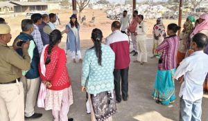 सीईओ जिला पंचायत ने ग्राम टेड़ेसरा के प्लास्टिक वेस्ट मैनेजमेंट यूनिट का किया निरीक्षण सीईओ जिला पंचायत ने ग्राम टेड़ेसरा के प्लास्टिक वेस्ट मैनेजमेंट यूनिट का किया निरीक्षण