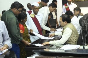 जनदर्शन में कलेक्टर ने सुनी लोगों की समस्याएं जनदर्शन में कलेक्टर ने सुनी लोगों की समस्याएं