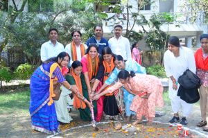 विधायक मूणत और महापौर मीनल ने सभापति, एमआईसी सदस्यो, जोन अध्यक्ष, पार्षद, गणमान्यजनों आमजनों सहित किया भूमिपूजन विधायक मूणत और महापौर मीनल ने सभापति, एमआईसी सदस्यो, जोन अध्यक्ष, पार्षद, गणमान्यजनों आमजनों सहित किया भूमिपूजन