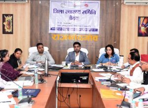  राजनांदगांव जिले में बाल एवं मातृ मृत्यु दर में कमी लाने के लिए प्रतिबद्धतापूर्वक करें कार्य : कलेक्टर