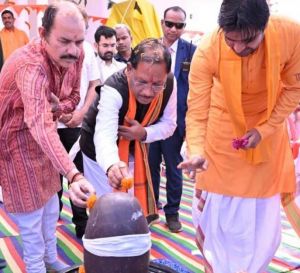   नीलकंठेश्वर महादेव मंदिर के प्राण-प्रतिष्ठा समारोह में मुख्यमंत्री विष्णु देव साय हुए शामिल
