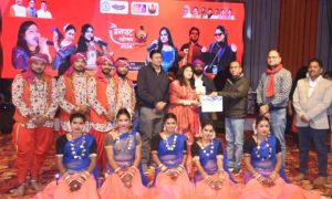  लोकसंगीत और बॉलीवुड सुरों से सजा मैनपाट महोत्सव का दूसरा दिन