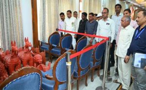  राज्यपाल के गोद ग्राम टेमरी के ग्रामीणों ने किया लोकभवन का भ्रमण