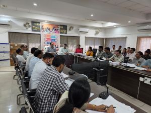 कलेक्टर ने  की प्रधानमंत्री आवास योजना की गहन समीक्षा