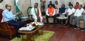  राज्यपाल श्री डेका से छत्तीसगढ़ रेडक्रॉस सोसायटी की नवगठित प्रबंध समिति ने की सौजन्य भेंट