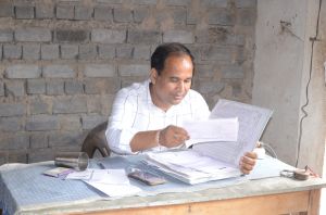  कलेक्टर डॉ गौरव सिंह ने पीडीएस दुकान का किया औचक निरीक्षण