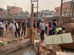 सुपेला चौक से गदा चौक संडे बाजार तक निगम की कार्रवाई, अवैध कब्जाधारियों का सामान जब्त