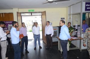 जीवनदीप समिति कर्मचारी पर कार्रवाई, वेतन वृद्धि रोकने का आदेश, सिविल सर्जन को कारण बताओ नोटिस