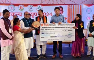  शासकीय आयुर्वेद औषधालय डुंडेरा ने दुर्ग संभाग में हासिल किया प्रथम स्थान