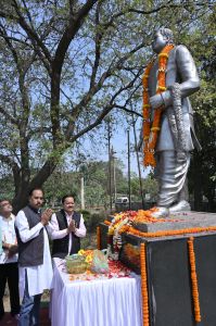 मध्यप्रदेश के पूर्व मुख्यमंत्री जननायक पण्डित श्यामा चरण शुक्ल को जयन्ती पर सादर नमन