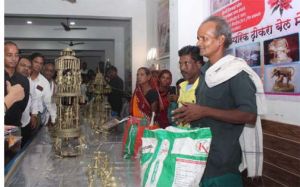 जनजातीय गरिमा उत्सव:सारंगढ़ में जनजातीय कारीगर हैंडीक्राफ्ट मेला आयोजित जनजातीय गरिमा उत्सव:सारंगढ़ में जनजातीय कारीगर हैंडीक्राफ्ट मेला आयोजित