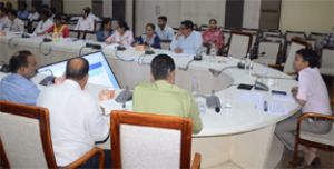  जिला पंचायत सीईओ श्री कुमार बिश्वरंजन ने ली स्कूल शिक्षा विभाग की समीक्षा बैठक