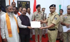 उप मुख्यमंत्री श्री अरुण साव ने ई-मालखाना का किया शुभारंभ उप मुख्यमंत्री श्री अरुण साव ने ई-मालखाना का किया शुभारंभ
