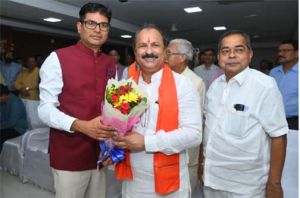 रायपुर विकास प्राधिकरण के नए उपाध्यक्ष डॉ. जय प्रकाश शर्मा ने संभाला पदभार रायपुर विकास प्राधिकरण के नए उपाध्यक्ष डॉ. जय प्रकाश शर्मा ने संभाला पदभार
