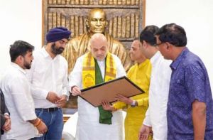 केंद्रीय गृहमंत्री अमित शाह से भाजपा सोशल मीडिया छत्तीसगढ़ की टीम ने शिष्टाचार भेंट की केंद्रीय गृहमंत्री अमित शाह से भाजपा सोशल मीडिया छत्तीसगढ़ की टीम ने शिष्टाचार भेंट की