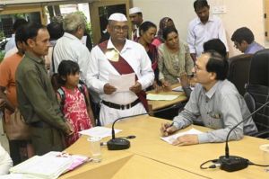 कलेक्टर ने जनदर्शन में सुनी लोगों की समस्याएं कलेक्टर ने जनदर्शन में सुनी लोगों की समस्याएं