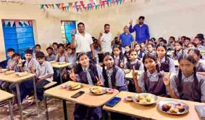   500 विद्यालयों में पोषण, पर्यावरण और सहभागिता का संगम, बैगलेस डे पर सूरजपुर की अनूठी पहल