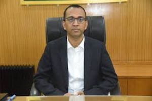  मेडिकल एवं इंजीनियरिंग की तैयारी करने वाले विद्यार्थियों को स्कूलों में ही मिलेगी ऑनलाइन क्लास की सुविधा - कलेक्टर  