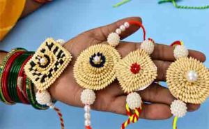 रक्षाबंधन पर जिले की प्रसिद्ध विष्णु भोग धान और चावल से तैयार राखियों से लोग होंगे आकर्षित रक्षाबंधन पर जिले की प्रसिद्ध विष्णु भोग धान और चावल से तैयार राखियों से लोग होंगे आकर्षित