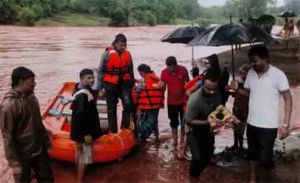बीजापुर में प्रशासन की त्वरित कार्रवाई से गर्भवती महिला, नवजात और पर्यटक सुरक्षित बीजापुर में प्रशासन की त्वरित कार्रवाई से गर्भवती महिला, नवजात और पर्यटक सुरक्षित