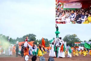 शालेय विद्यार्थियों की सांस्कृतिक प्रस्तुतियों ने बांधा समां शालेय विद्यार्थियों की सांस्कृतिक प्रस्तुतियों ने बांधा समां