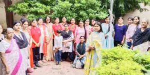 सखी निवास में ध्वजारोहण कर दी गई तिरंगे को सलामी सखी निवास में ध्वजारोहण कर दी गई तिरंगे को सलामी