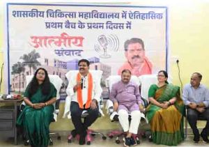 डॉक्टर बनना मंजिल नहीं, समाज की सेवा करना असली लक्ष्य - उप मुख्यमंत्री विजय शर्मा