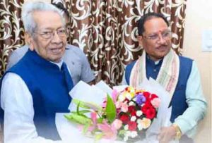  मुख्यमंत्री  ने छत्तीसगढ़ के पूर्व राज्यपाल विश्वभूषण हरिचंदन से की सौजन्य भेंट
