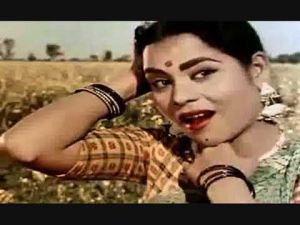  घूंघट नहीं खोलूंगी सैयां तोरे आगे.......