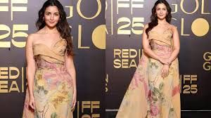 आलिया भट्ट को रेड सी फिल्म महोत्सव में मिला ‘गोल्डन ग्लोब्स अवार्ड' आलिया भट्ट को रेड सी फिल्म महोत्सव में मिला ‘गोल्डन ग्लोब्स अवार्ड'
