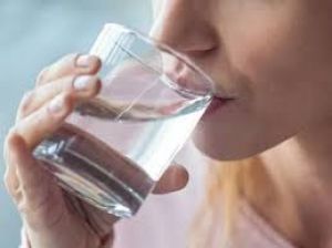 वेट लॉस के लिए रोज कितना पानी पीना चाहिए? 