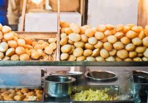 बाहर के गोलगप्पे खाने के शौकीन हैं तो एक बार इसे अवश्य पढ़ें......