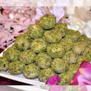  स्पेशल प&zwj;िस्&zwj;ता लड्डू, दूर होंगी कमजोर इम्&zwj;यून&zwj;िटी और लो एनर्जी जैसी 5 समस्&zwj;याएं