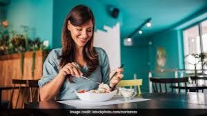  देर रात खाना खा कर भी रह सकते हैं हेल्दी और फिट