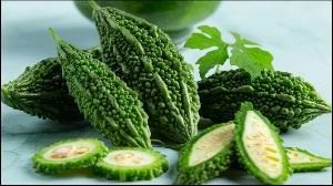  स्वाद में कड़वा होने के बावजूद सेहत के लिए फायदेमंद है करेला