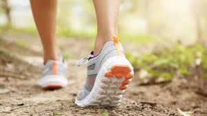 रोज 10 हजार  कदम चलने से  शरीर में दिखने लगते हैं ये 5 बदलाव