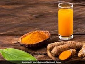 हल्दी के पानी से भाप लेने के फायदे