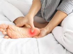  सुबह उठते ही एड़ियों में दर्द और अकड़न होती है? मोबिलिटी बढ़ाने के लिए करें ये 3 स्ट्रेच