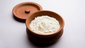   हंग कर्ड या सामान्य दही: पाचन के लिए क्या है ज्यादा बेहतर?  
