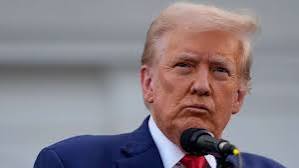 ट्रंप के शपथ ग्रहण के दिन नेशनल गार्ड के जवान कंधे पर विशेष पटि्टयां लगाएंगे ट्रंप के शपथ ग्रहण के दिन नेशनल गार्ड के जवान कंधे पर विशेष पटि्टयां लगाएंगे