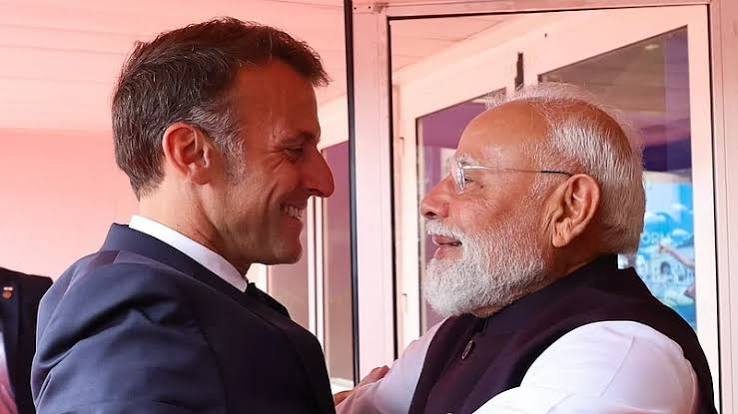 मोदी और मैक्रों ने एआई, व्यापार और बुनियादी ढांचे पर चर्चा की मोदी और मैक्रों ने एआई, व्यापार और बुनियादी ढांचे पर चर्चा की