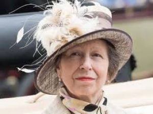  ब्रिटेन की राजकुमारी एनी को चोट लगी, अस्पताल में भर्ती