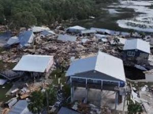 हेलेन तूफान के कारण 52 लोगों की मौत हेलेन तूफान के कारण 52 लोगों की मौत