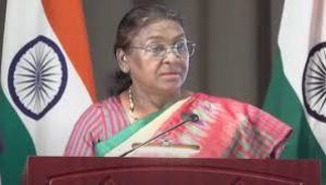 राष्ट्रपति मुर्मू ने अल्जीरिया में भारतीय समुदाय के लोगों से की बातचीत राष्ट्रपति मुर्मू ने अल्जीरिया में भारतीय समुदाय के लोगों से की बातचीत