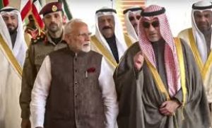 प्रधानमंत्री मोदी दो दिवसीय यात्रा पर कुवैत पहुंचे