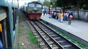  बांग्लादेश में रेल सेवाएं ठप्प,  रेलवे कर्मचारियों की हड़ताल यूनुस सरकार के लिए बनी चुनौती
