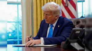 ट्रंप प्रशासन ने कुछ इलेक्ट्रॉनिक्स सामानों को जवाबी शुल्क से बाहर रखने की बात कही