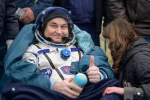 अंतरिक्ष स्टेशन से दो रूसी और एक अमेरिकी यात्री को लेकर पृथ्वी पर लौटा सोयूज कैप्सूल