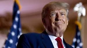 आव्रजन पर बढ़ते तनाव के बीच ट्रंप का नया यात्रा प्रतिबंध लागू आव्रजन पर बढ़ते तनाव के बीच ट्रंप का नया यात्रा प्रतिबंध लागू