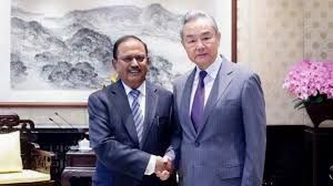 डोभाल ने बीजिंग में एससीओ सुरक्षा अधिकारियों के साथ चीनी उपराष्ट्रपति हान से मुलाकात की डोभाल ने बीजिंग में एससीओ सुरक्षा अधिकारियों के साथ चीनी उपराष्ट्रपति हान से मुलाकात की